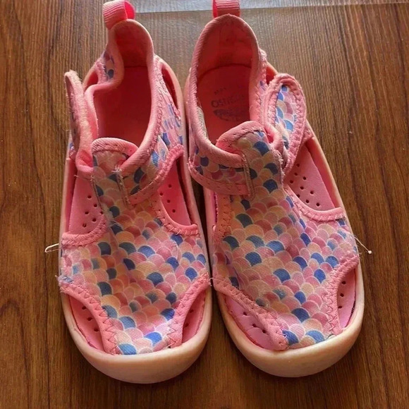 Toddler girl water shoes, size 9‎ - Picture 5 of 8